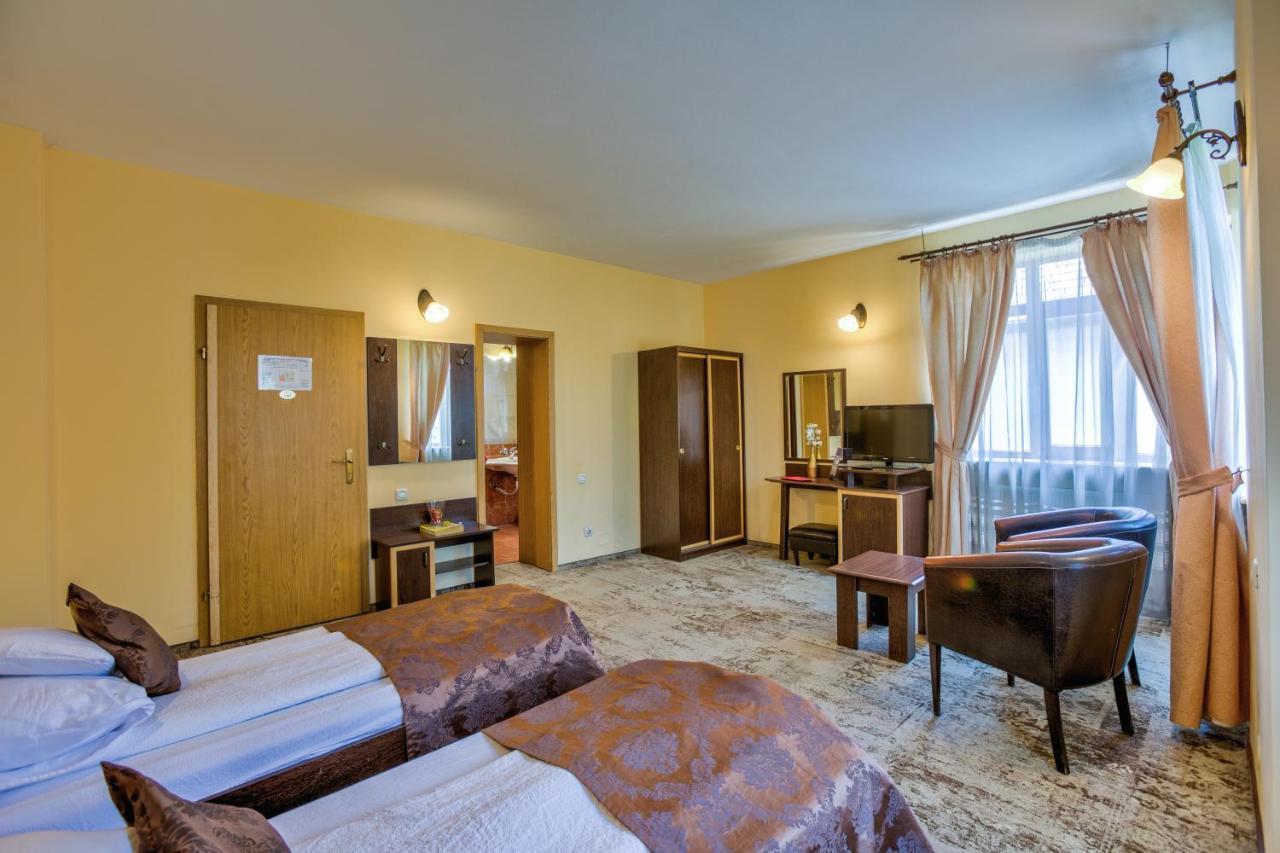 Pensiunea Ambient Brasov Luaran gambar