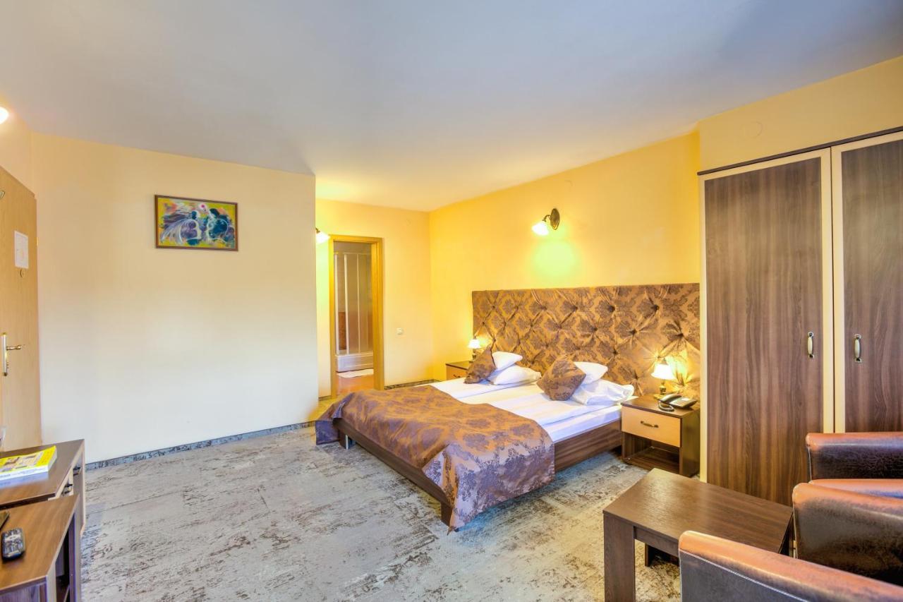 Pensiunea Ambient Brasov Luaran gambar