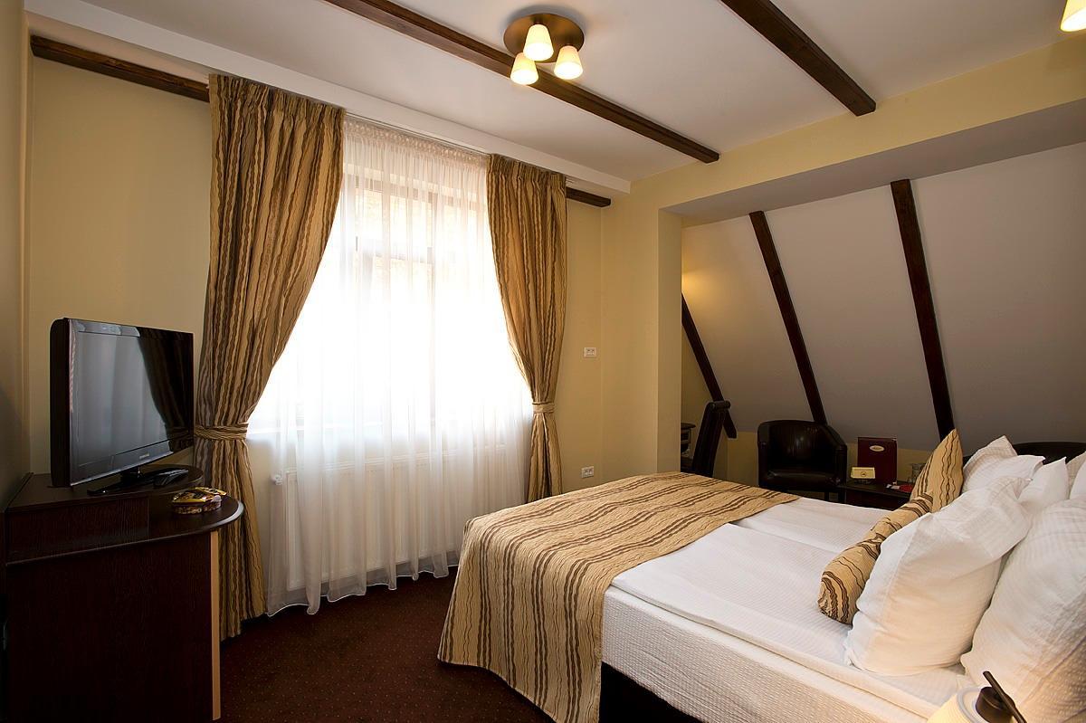 Pensiunea Ambient Brasov Luaran gambar